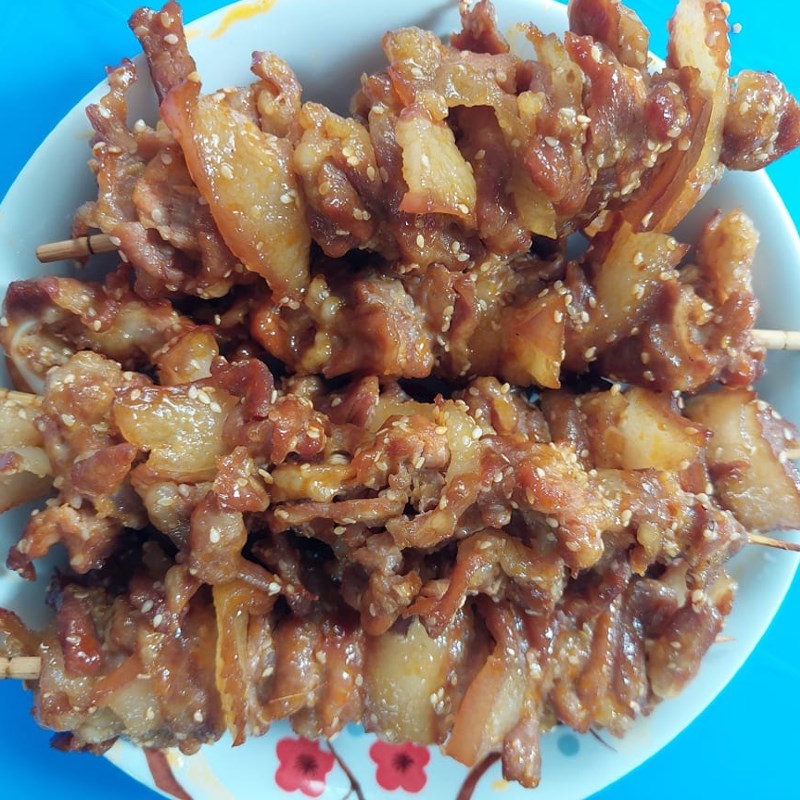 Bước 3 Thành phẩm Thịt xiên nướng vỉa hè